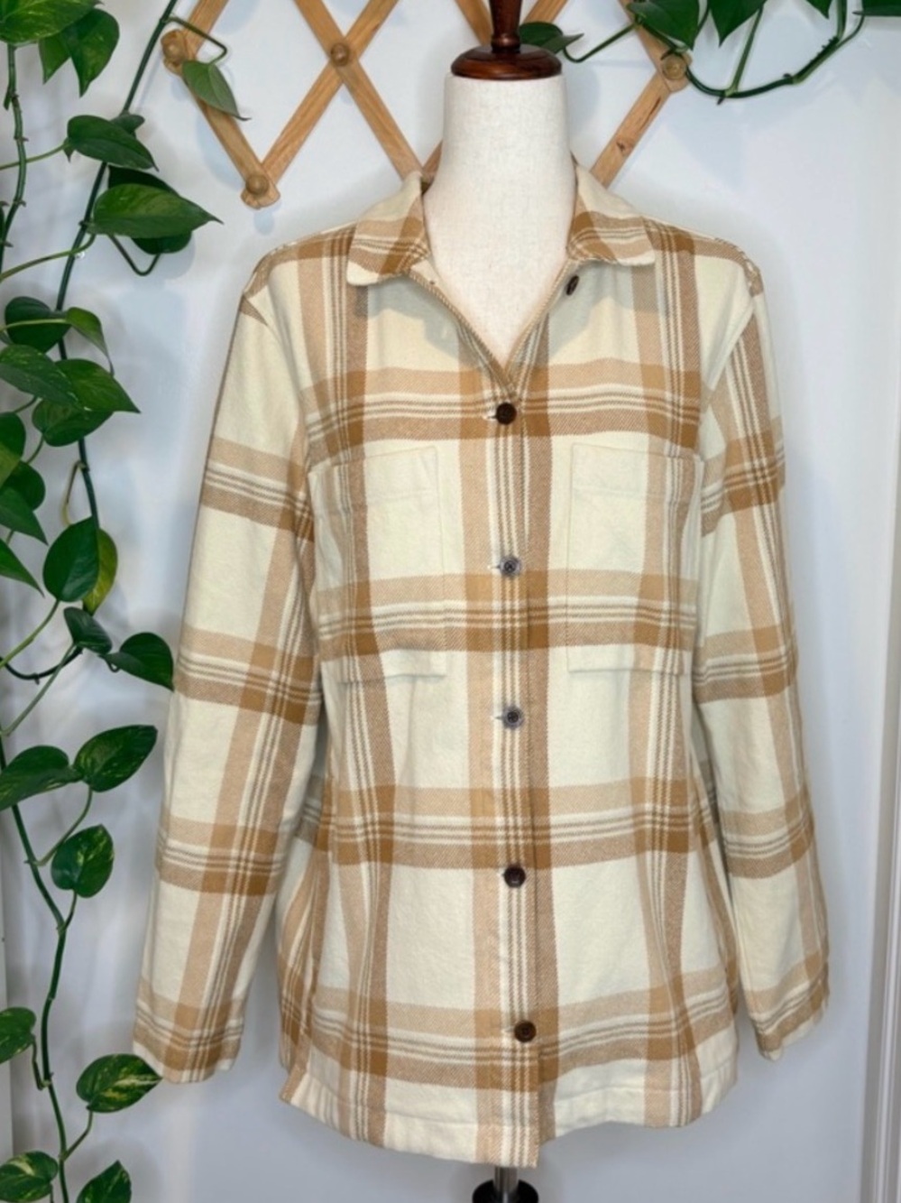 Fjällräven Women's Cream and Camel Plaid Oversized Shaket